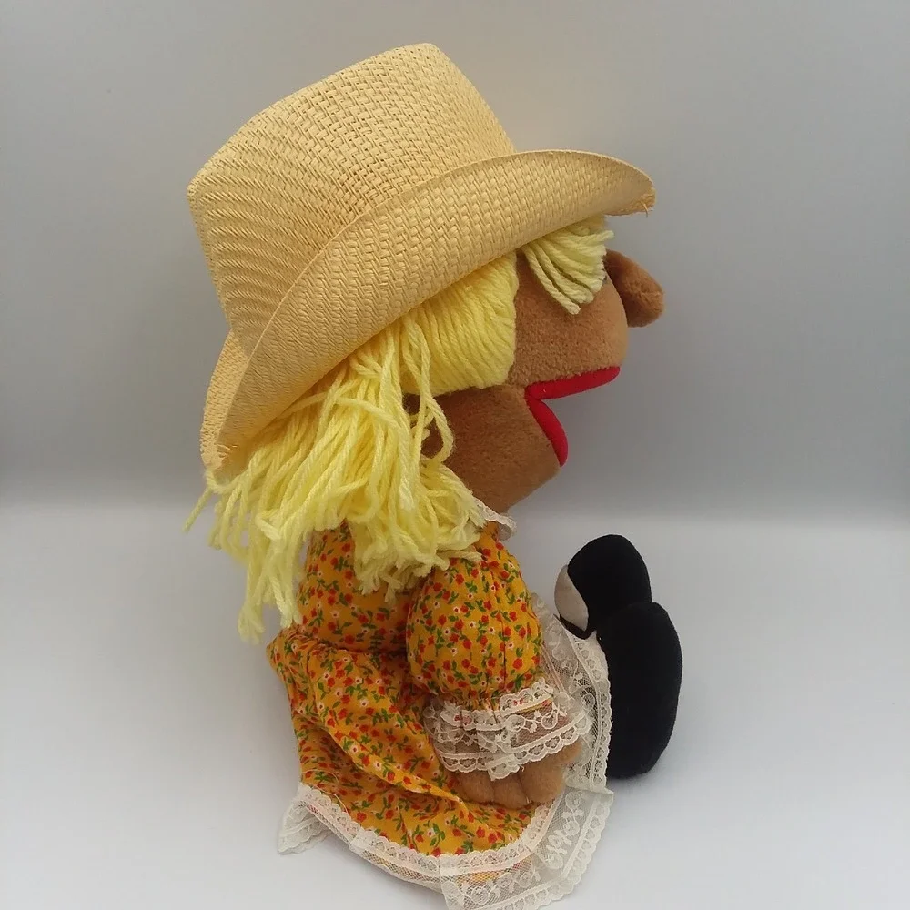 Miss Daisy Soft Plush Doll Hee Haw Cowboy Hat‎ Vintage Shotgun Red Toy Doll 12'